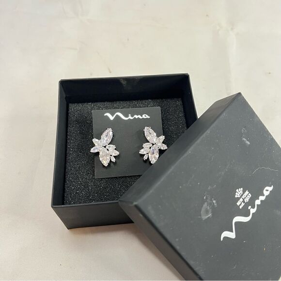 NINA
Lisbon Floral Stone Cluster Earrings NWT - Picture 6 of 7